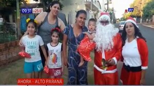 Papa Noel y mamá Noel recorren por Hernandarias | Noticias Paraguay