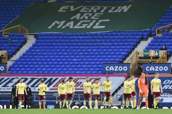 Premier League: Burnley y el Everton aplazado por Covid-19