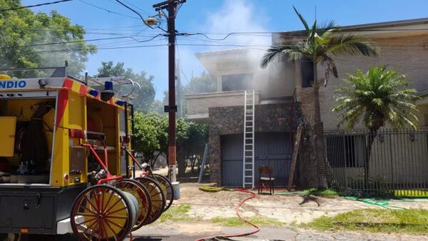 Controlan incendio en una vivienda en Asunción