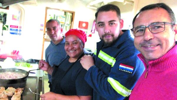 Marinos pasarán la Navidad navegando ríos o en muelles