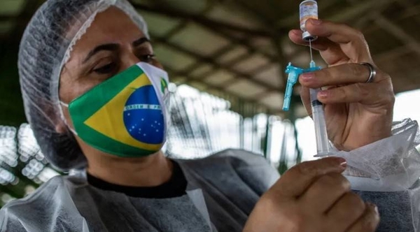 Diario HOY | Gobernadores de Brasil se sublevan contra la restricción de vacunar a niños