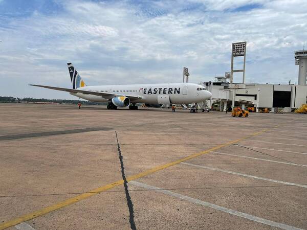 Partió vuelo con 168 paraguayos varados en Miami - Noticiero Paraguay