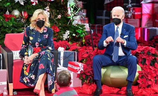 Diario HOY | Biden y la primera dama visitan un hospital para niños en Nochebuena