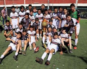 Consagración de Olimpia Élite Sub 12 en la Academia - Fútbol - ABC Color