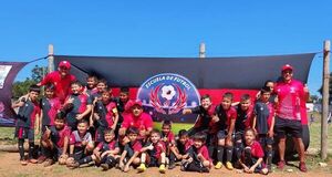 La Escuela de Fútbol Fénix, campeón  - Polideportivo - ABC Color