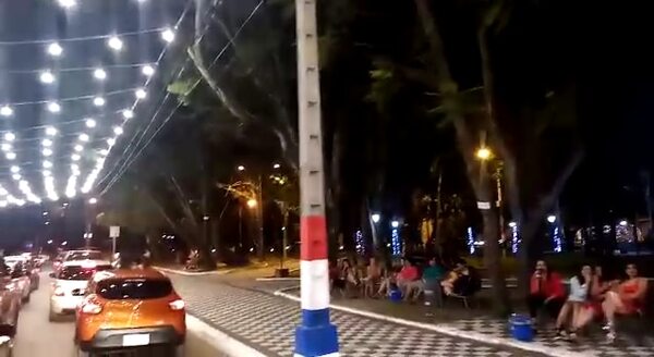 Pilarenses celebraron llegada de la Navidad en las plazas - Nacionales - ABC Color