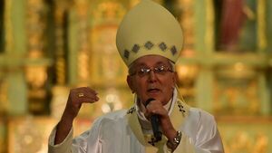 El arzobispo Valenzuela se despide y resuena sucesor