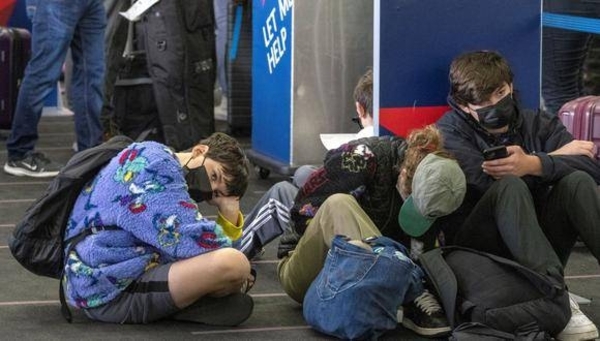 Diario HOY | Miles de cancelaciones de vuelos agregan frustración a la pandemia