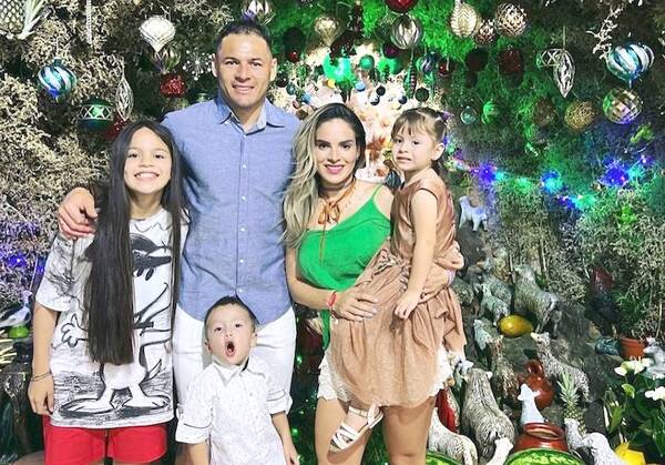 Crónica / Navidad de famosos, entre pocos pesebres y muchas pijamadas