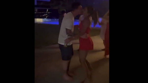 El baile de Messi y su señora que recorre el mundo (video)