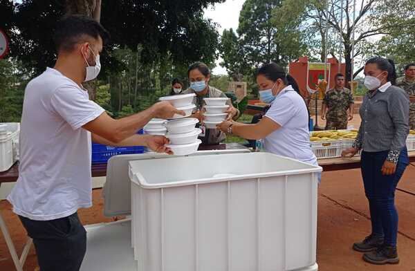 Más de 100.000 platos de comida para personal de blanco y pacientes COVID-19 en Alto Paraná