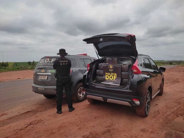 DOF incauta un vehículo de lujo robado con más de 720 kg de droga en Ponta Porã