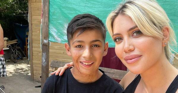 La Nación / Wanda Nara visitó a Joaquín, el niño pastelero que conmovió en las redes sociales