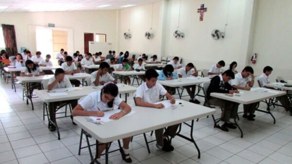 Las escuelas de Perú volverán a abrir en marzo de 2022 tras dos años de estar cerradas - El Independiente