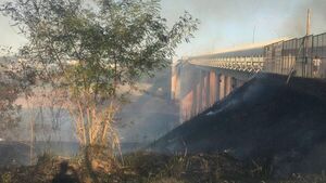 Iluminación monumental del Puente de la Amistad afectada por incendio - ABC en el Este - ABC Color