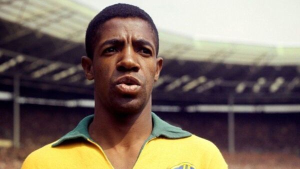 Pelé lamenta la muerte de su gran amigo Dorval