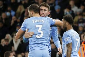 Manchester City acelera en un canto al fútbol en Boxing Day