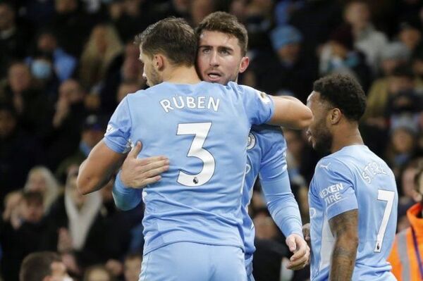 Manchester City acelera en un canto al fútbol en Boxing Day
