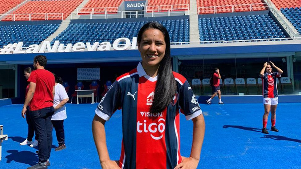 Crónica / “GRACIAS AL FÚTBOL LE PUDE REGALAR UNA CASA A MAMÁ”