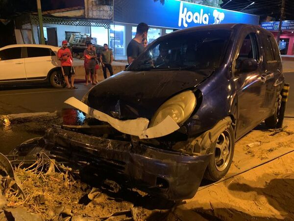 Policía muere tras chocar su vehículo sobre la Transchaco - Nacionales - ABC Color