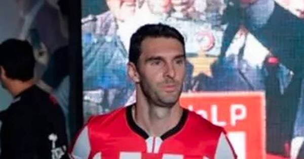 La Nación / Mauro Boselli acuerda con Estudiantes