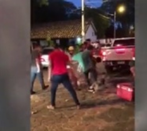 Machetero recibe golpiza en Pilar - Paraguay.com