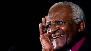Muere a los 90 años Desmond Tutu, Nobel de la Paz y héroe de la lucha antiapartheid | OnLivePy
