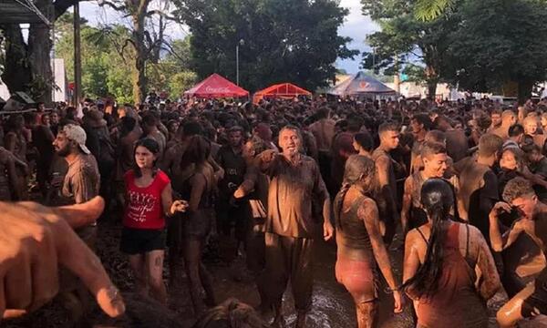 Nueva Londres: Embajador británico se embarra en multitudinaria Fiesta del Tujú – Prensa 5