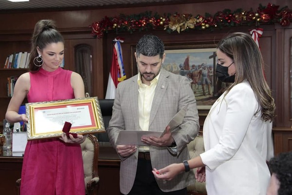 Nadia Ferreira es "hija dilecta de Asunción" - Te Cuento Paraguay
