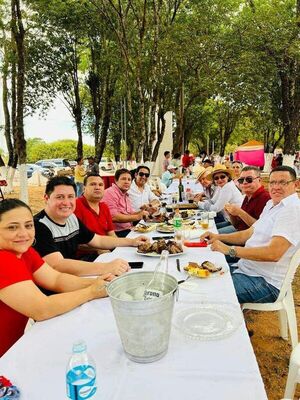 Fiscal adjunto, en reunión con políticos de HC de Caazapá y Misiones - Nacionales - ABC Color