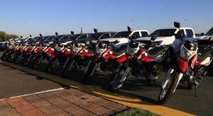 La FAO entregó 40 camionetas y 130 motocicletas al MAG para asistir a pequeños productores