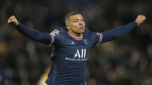 Mbappé: "No miro atrás, mi objetivo es seguir ganando"