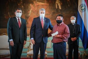 Paraguay entrega certificados de ocupación e indemnización a pueblos indígenas