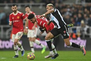 Almirón tuvo minutos en el empate del Newcastle con el United - Fútbol Internacional - ABC Color
