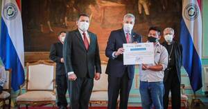 La Nación / Gobierno entregó certificados de ocupación e indemnización económica a pueblos originarios