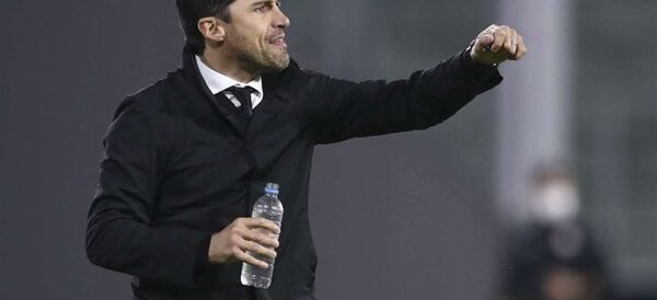 Inter de Brasil contrata al técnico uruguayo Alexander Medina
