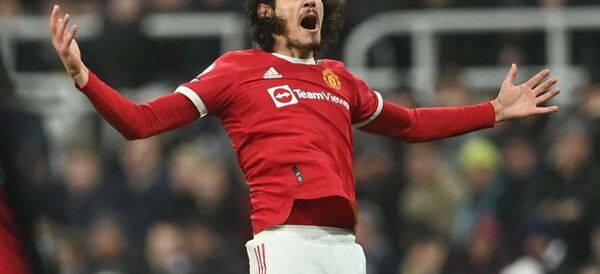 Cavani salva al Manchester United en Newcastle