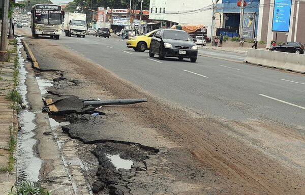 Termina otro año sin que imputen a nadie en el caso del fallido metrobús - Nacionales - ABC Color