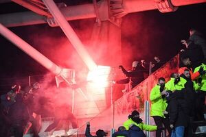 Lyon y París FC son excluidos de la Copa de Francia por violentos altercados - Fútbol - ABC Color