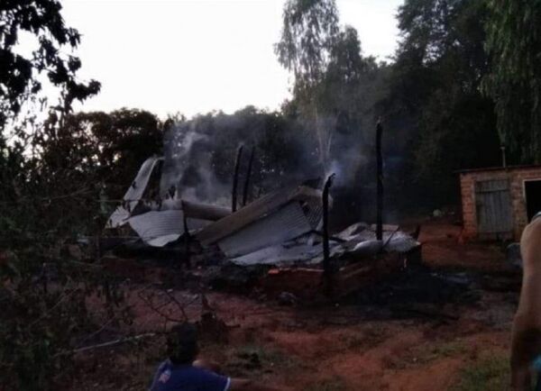 Hombre muere durante incendio en su casa - Noticiero Paraguay