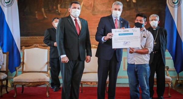 Gobierno cumple con pueblos indígenas, mediante entrega de tierras y pago de sentencias