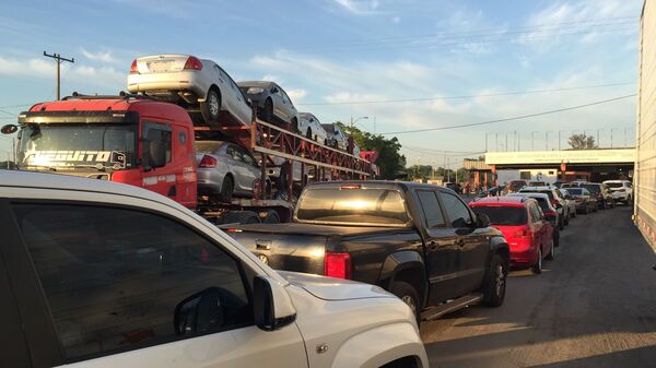 Cansadora y tediosa espera para la salida de viajeros por Falcón