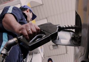 El 2022 nos recibirá con aumento en el precio de combustibles | OnLivePy