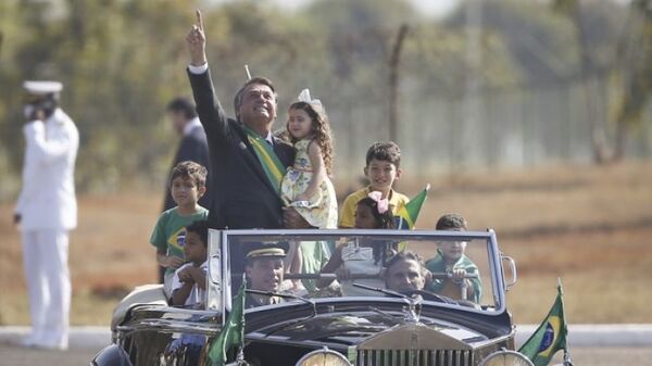 Bolsonaro dijo que no permitirá que su hija de 11 años sea vacunada