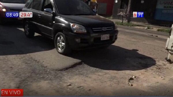 Calamitosa avenida de Luque sigue torturando a conductores | Noticias Paraguay