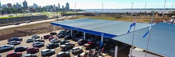 Sanidad de Frontera advirtió que 40 vehículos cruzaron desde Paraguay a Misiones sin realizar los testeos de Covid-19 por una «desinteligencia»