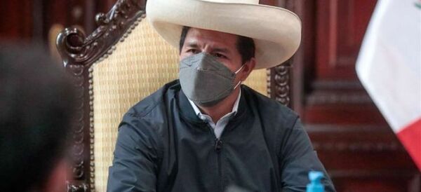 Fiscalía peruana interroga al presidente Castillo por ascensos militares