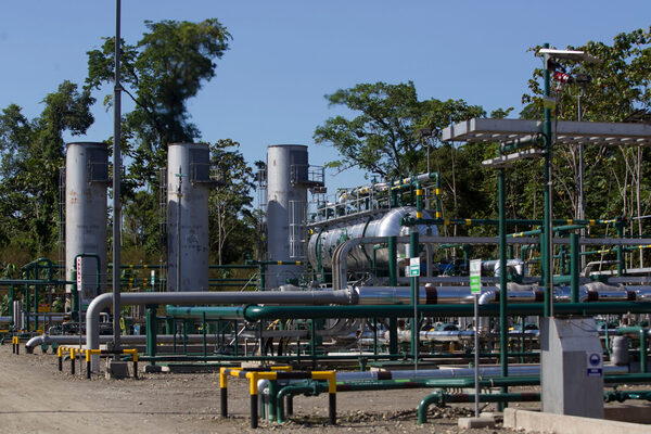 Producción petrolera ecuatoriana cae por debajo de los 100.000 barriles - MarketData