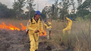 Diario HOY | Descontrolado incendio en zona Luque - Sanber