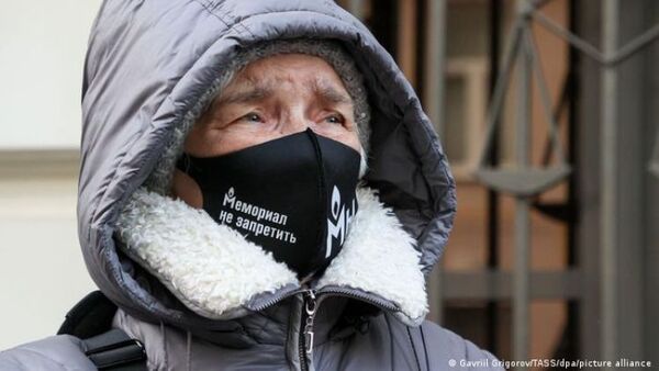 Protestas occidentales contra el cierre de la ONG Memorial en Rusia